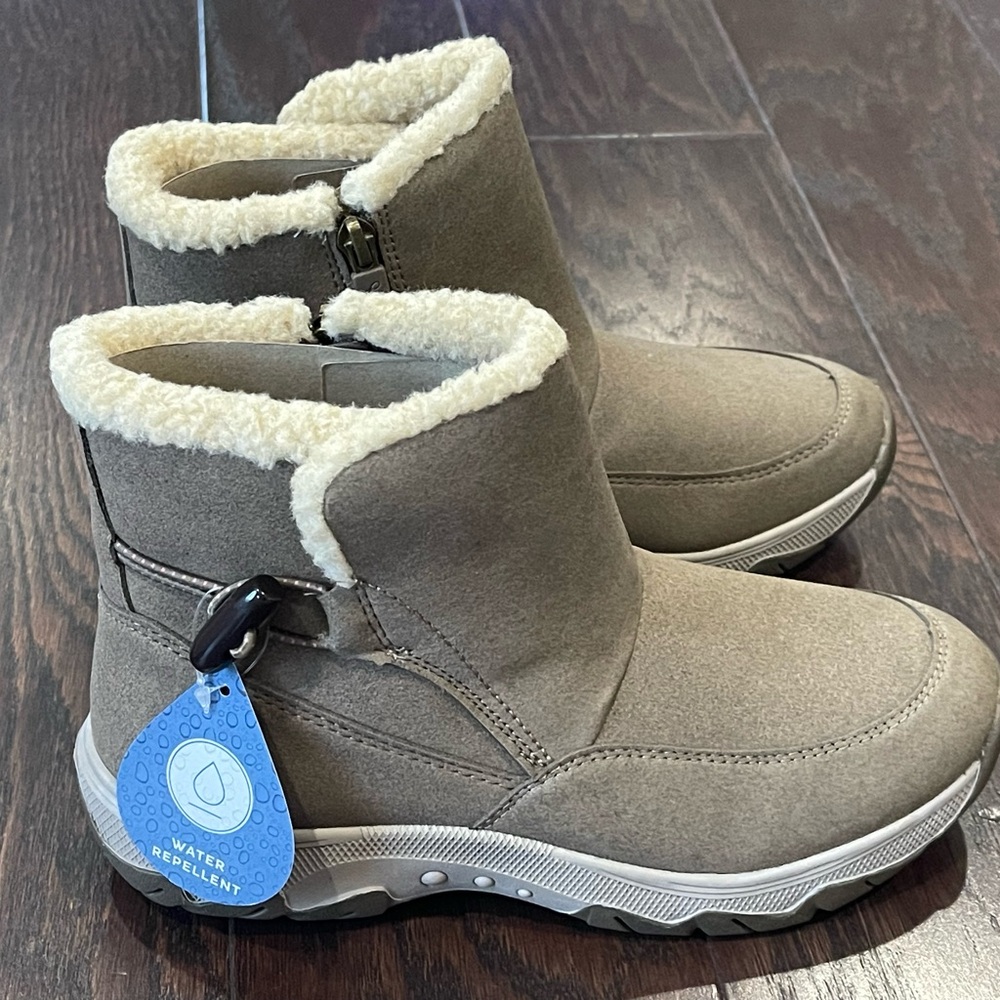 Easy Spirit Women Tyme2 Ankle Boot Size 6.5 M Taupe 240  Water Repel Sherpa NEW